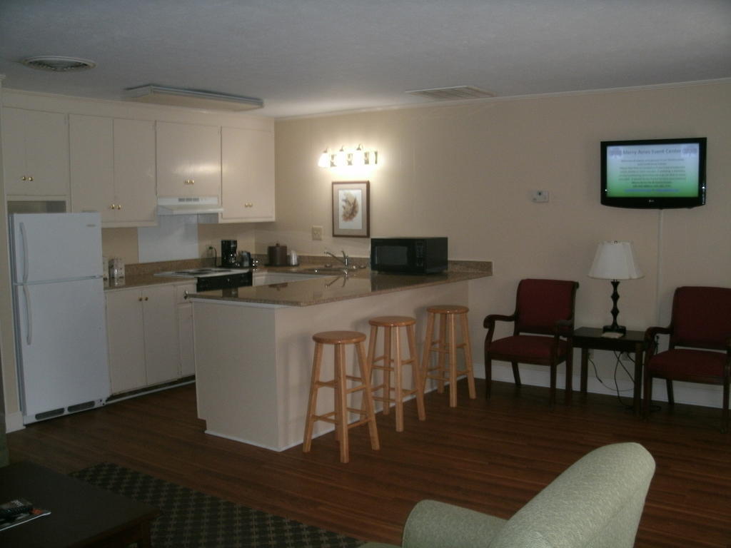 Merry Acres Inn Олбани Екстериор снимка